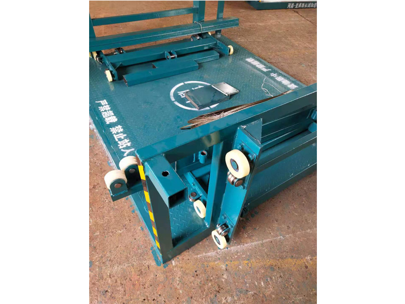 鏈條導(dǎo)(dǎo)軌式液壓升降作業(yè)(yè)平臺(tái)