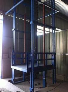 導(dǎo)(dǎo)軌式液壓作業(yè)(yè)平臺